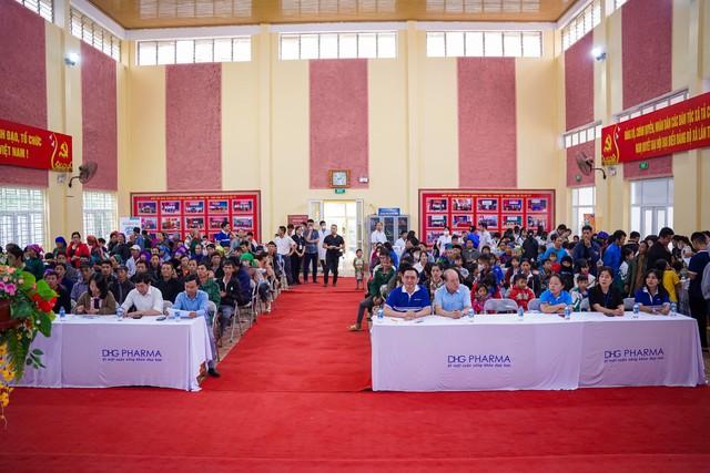 DHG Pharma đồng hành cùng đoàn y bác sĩ mang nắng ấm đến Tả Củ Tỷ- Ảnh 1.