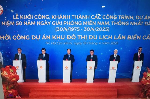 Các ông lớn phía bắc đổ bộ vào TP.HCM- Ảnh 1.