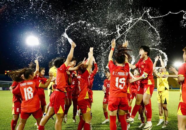 U.17 Việt Nam thắng kịch tính Hồng Kông, xuất sắc giành vé VCK châu Á: VFF thưởng nóng- Ảnh 2.