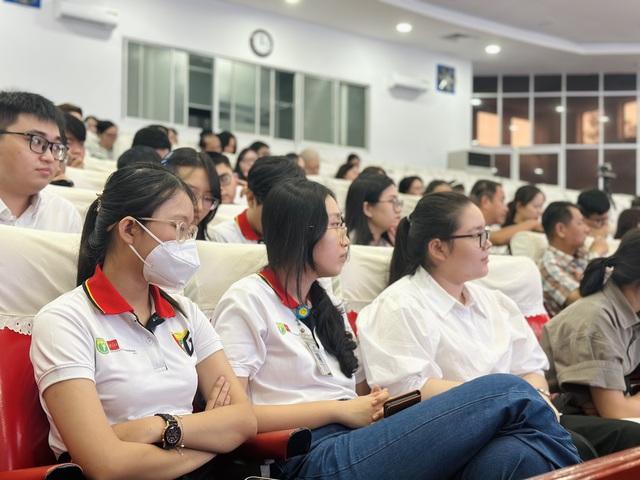 Sinh viên Trường ĐH Y khoa Phạm Ngọc Thạch đọc 'tâm thư' trong buổi đối thoại - Ảnh 4.