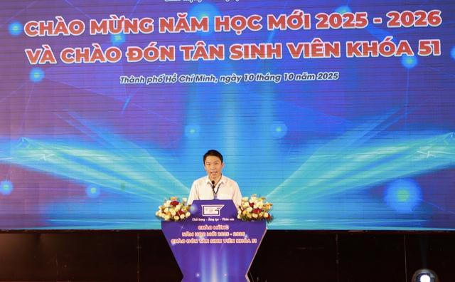 Huy chương vàng Olympic vật lý châu Âu kể lại ‘ngọn lửa’ dẫn đến nghề dạy học - Ảnh 2.