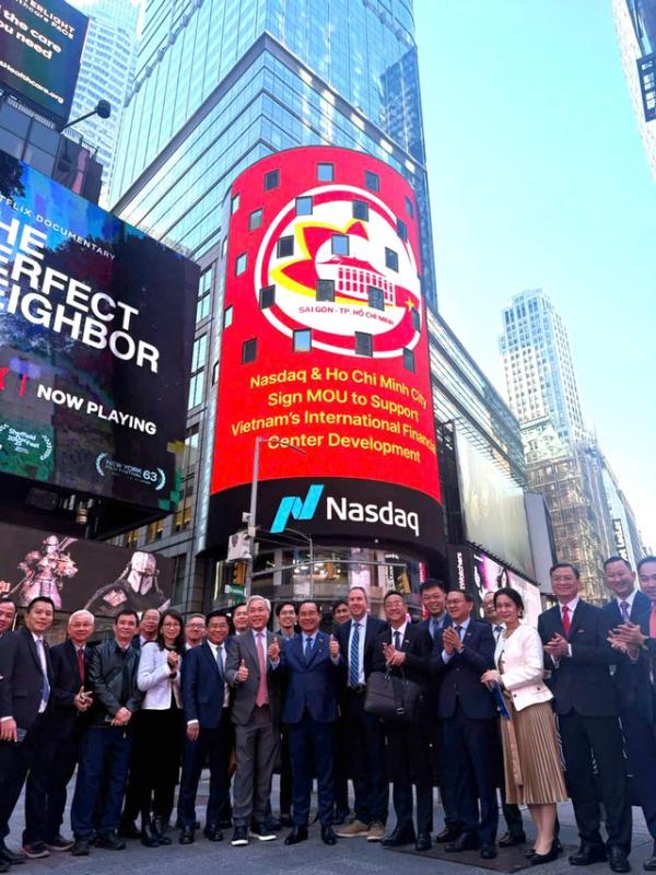 Một đại học ở TP.HCM ký kết hợp tác với Viện Tài chính New York - Ảnh 3.