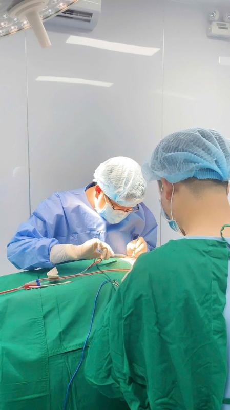Giải cứu những ca thẩm mỹ hỏng: Sứ mệnh mang lại hạnh phúc cho phụ nữ Việt- Ảnh 3.