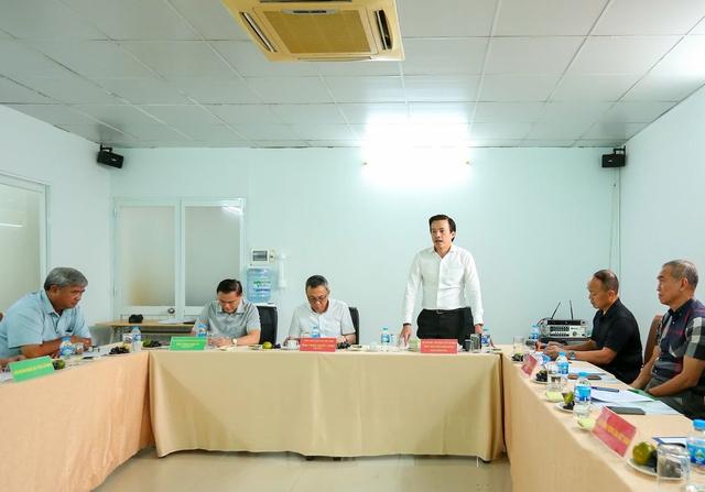 Ông Trần Quốc Tuấn làm việc với ông Trần Anh Tú: Bóng đá TP.HCM được khen ngợi- Ảnh 4.