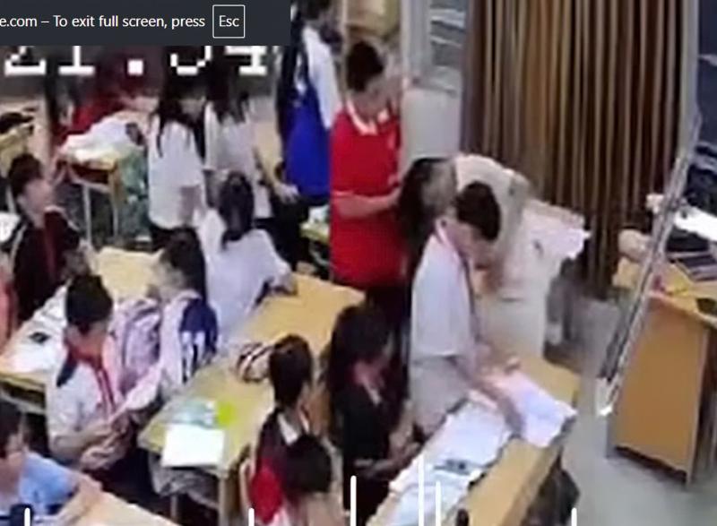 Bộ GD-ĐT điều chỉnh quy định kỷ luật học sinh sau nhiều tranh cãi? - Ảnh 1.