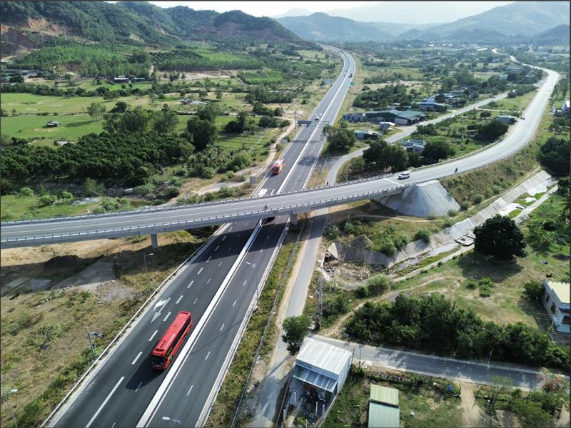 Triển lãm thành tựu đất nước ghi dấu những kỳ tích phát triển kinh tế Việt Nam - Ảnh 2.