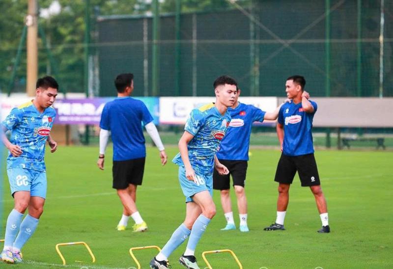 U.23 Việt Nam ‘đi một ngày đàng học một sàng khôn’, ra sân gần nửa đêm tại UAE- Ảnh 1.