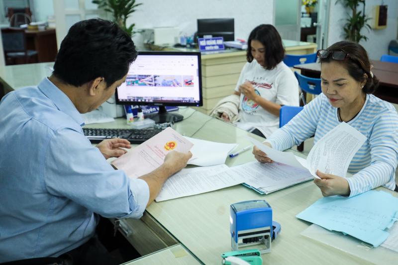 Lộ trình nào tiến tới bỏ công chứng khi mua bán nhà đất ? - Ảnh 1.