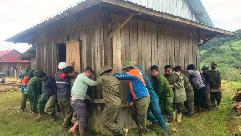 Rời làng vì sạt lở - Ảnh 3.