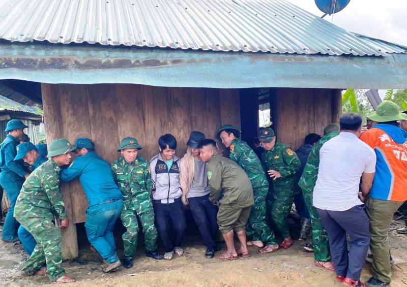Rời làng vì sạt lở - Ảnh 4.