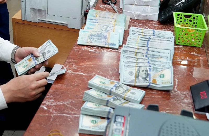 Siết thị trường USD 'chợ đen'- Ảnh 1.