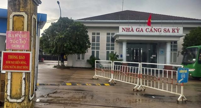 Ứng phó bão số 12 Fengshen : Đảo Bé ở Lý Sơn dự trữ 1 tấn gạo - Ảnh 1.
