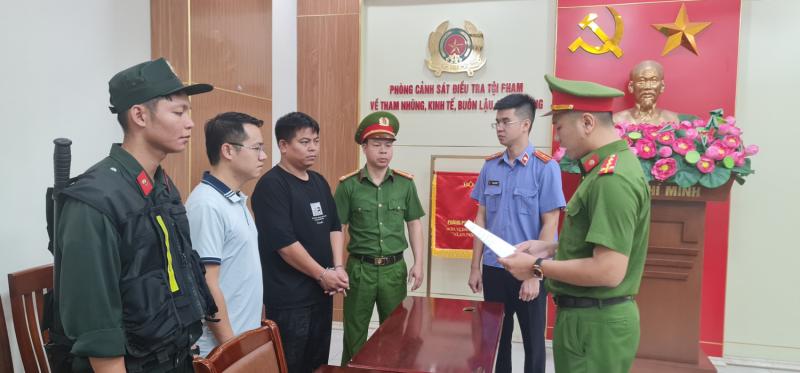 Trắng trợn buôn lậu qua cửa khẩu Bắc Luân 2  - Ảnh 2.