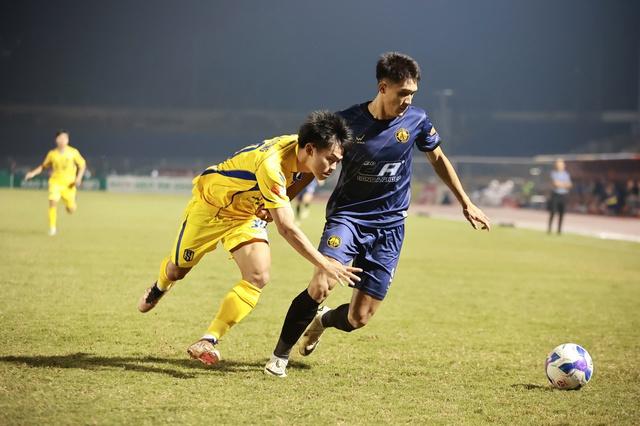 Đua trụ hạng V-League khốc liệt: HAGL và Thanh Hóa không từ bỏ, cựu vương lâm nguy- Ảnh 3.