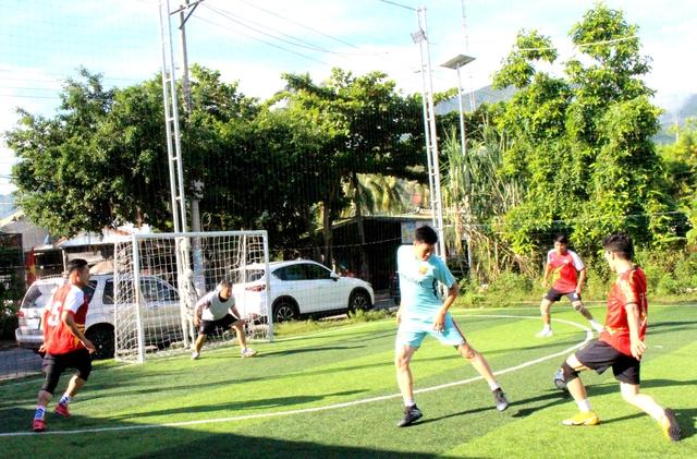 Khánh Hòa: Trao quà Trung thu cho con em đồng bào khó khăn xã Suối Hiệp - Ảnh 3.