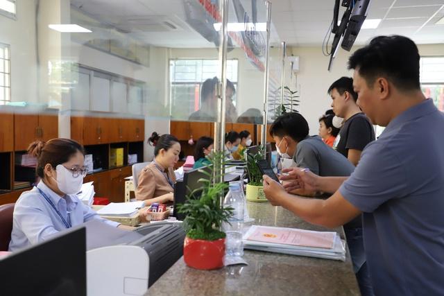 TP . HCM thừa công chức: Sở Nội vụ đề xuất sắp xếp hơn 1 . 000 Cán bộ dư thừa - Ảnh 2.