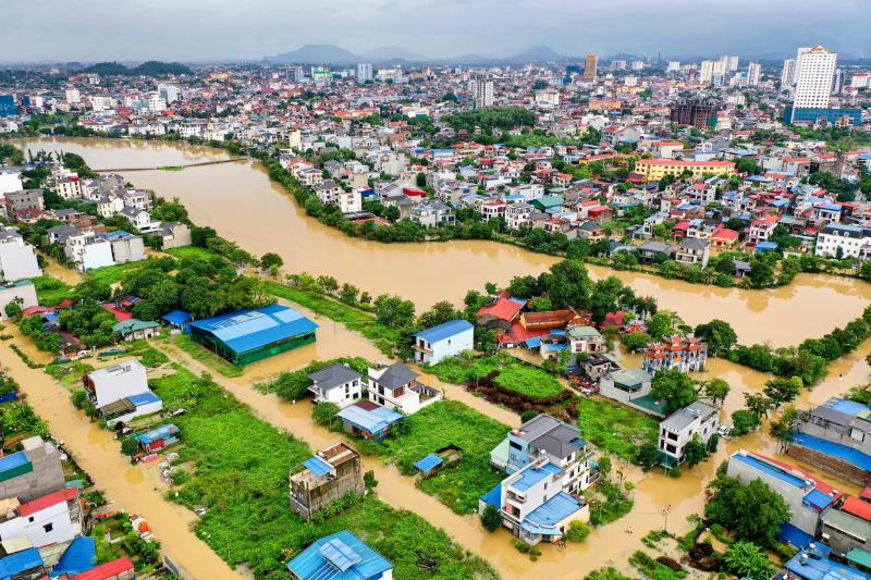 Thái Nguyên nhìn từ trên cao: Nước dâng cao bao vây trung tâm, người dân chạy lũ- Ảnh 5.