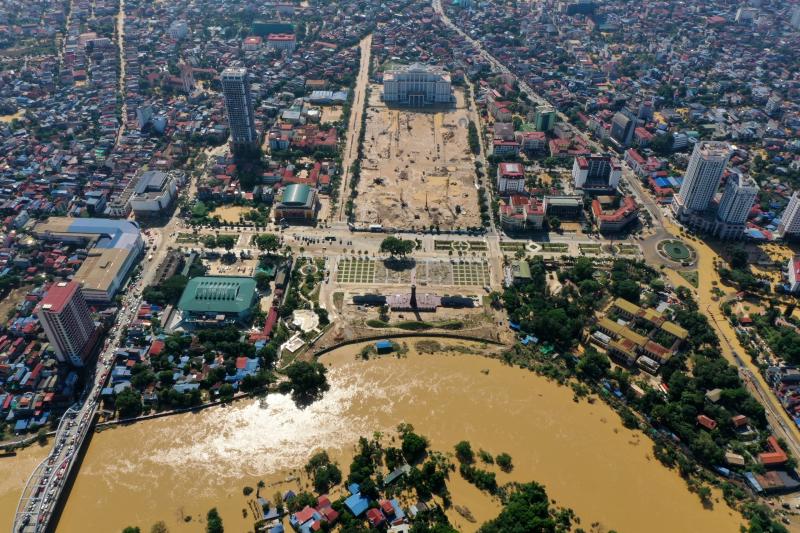 Nước lũ ở Thái Nguyên đang rút, từ trên cao thấy bùn non đặc quánh  - Ảnh 14.