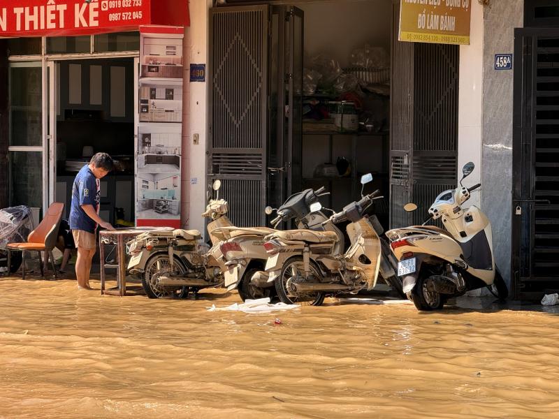 Cận cảnh Thái Nguyên ngổn ngang sau nước lũ rút và nỗi lo của người dân - Ảnh 11.