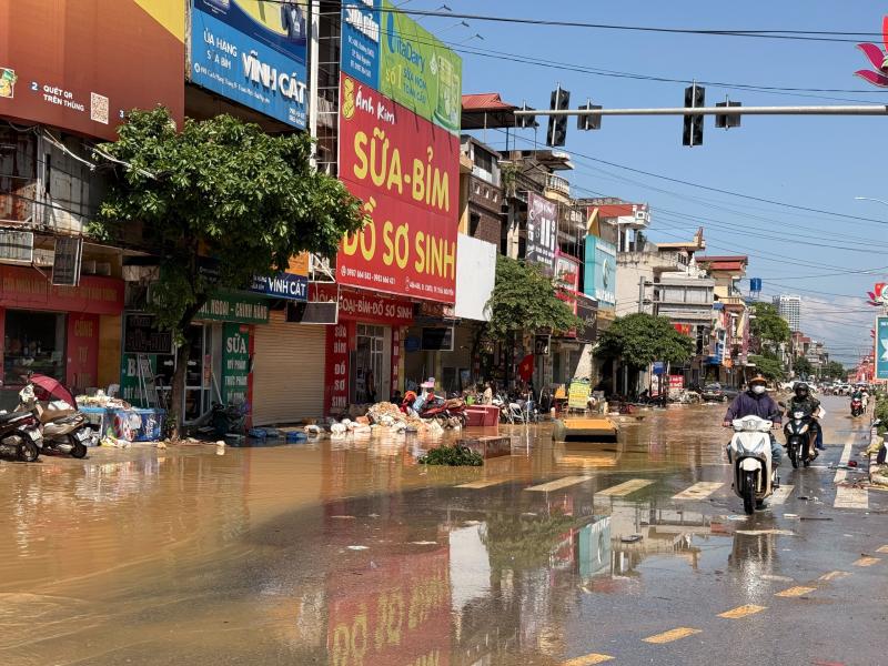 Cận cảnh Thái Nguyên ngổn ngang sau nước lũ rút và nỗi lo của người dân - Ảnh 15.