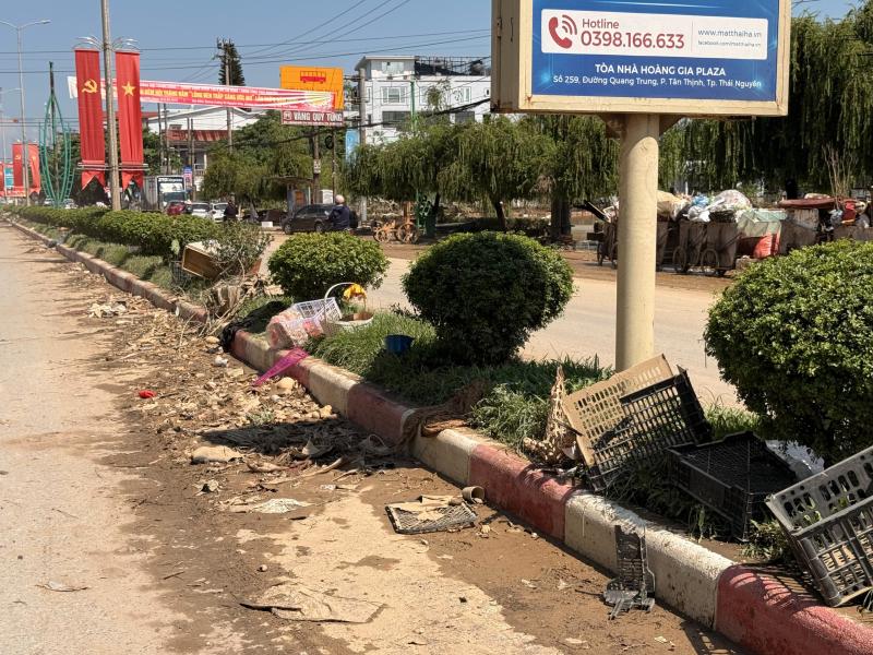 Cận cảnh Thái Nguyên ngổn ngang sau nước lũ rút và nỗi lo của người dân - Ảnh 19.