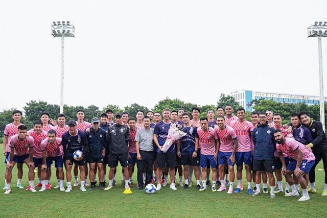 Sếp lớn CLB Hà Nội nói điều bất ngờ trong ngày huyền thoại Harry Kewell ra mắt truyền thông- Ảnh 8.