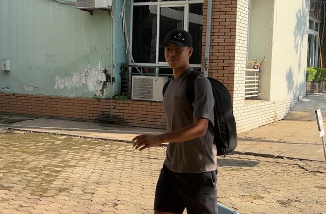 Trần Thành Trung ‘sánh bước’ cùng Vadim Nguyễn hội quân U.23 Việt Nam, Lý Đức vội tập gym- Ảnh 5.