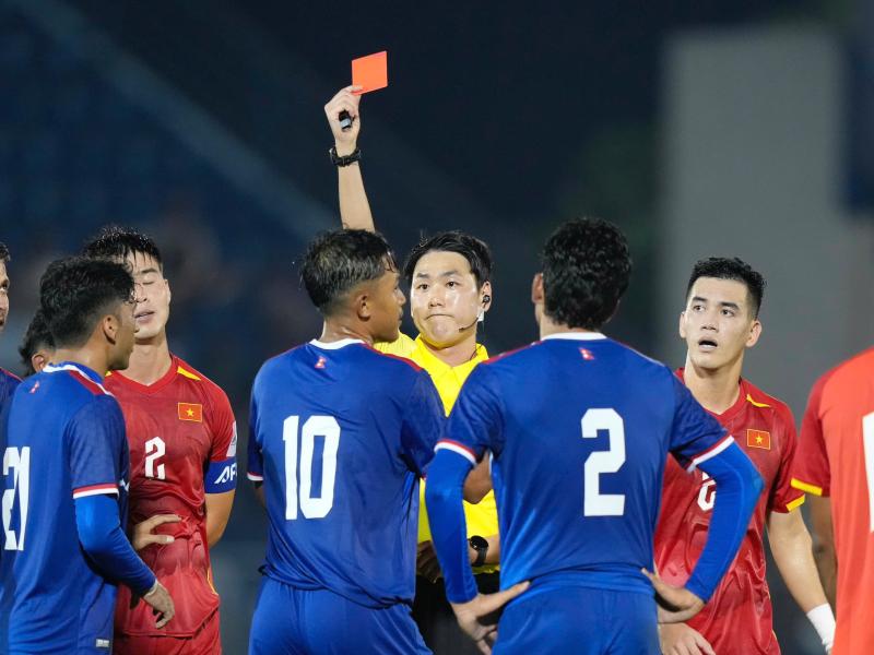 Tiến Linh 'thông nòng', đội tuyển Việt Nam thắng đậm Nepal: Thầy Kim vẫn đau tim- Ảnh 6.