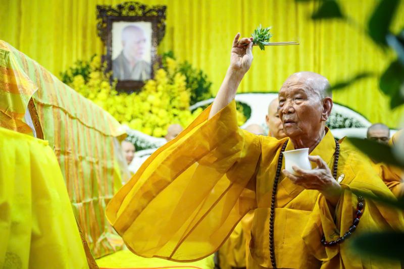 Trang nghiêm lễ nhập quan trưởng lão hòa thượng Thích Trí Tịnh tại chùa Vĩnh Nghiêm- Ảnh 3.