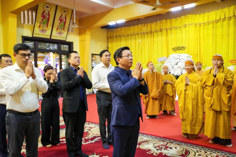 Lãnh đạo Đảng, Nhà nước, MTTQ Việt Nam viếng tang trưởng lão hòa thượng Thích Trí Tịnh- Ảnh 4.