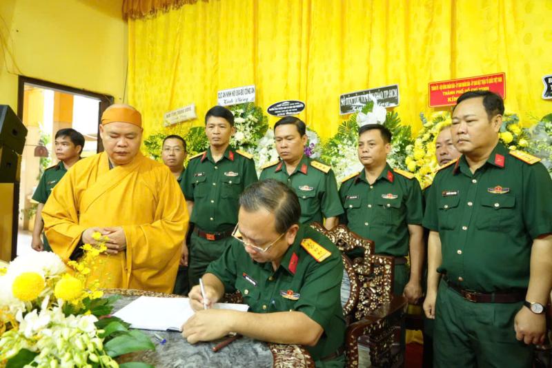 Các đoàn viếng tang trưởng lão hòa thượng Thích Trí Tịnh tại chùa Vĩnh Nghiêm - Ảnh 2.