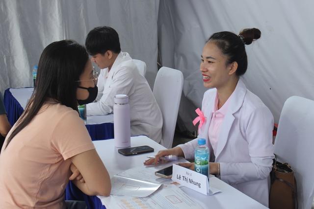 Hơn 5000 người tham gia 'Giải chạy Hồng' vì bệnh nhân ung thư vú năm 2025 - Ảnh 4.