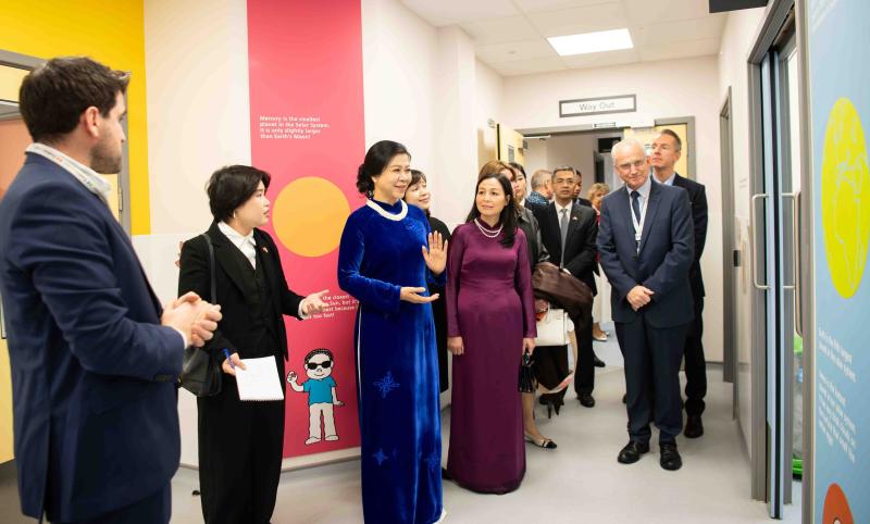Phu nhân Tổng Bí thư Tô Lâm thăm Bệnh viện Nhi Evelina London đầy xúc động - Ảnh 4.