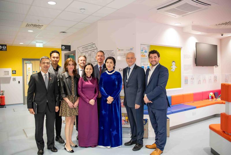Phu nhân Tổng Bí thư Tô Lâm thăm Bệnh viện Nhi Evelina London đầy xúc động - Ảnh 5.