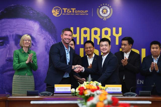 HLV Hà Nội Harry Kewell: ‘Có Robbie Fowler là bạn thân, tôi sẽ hiểu hơn bóng đá châu Á’ - Ảnh 8.