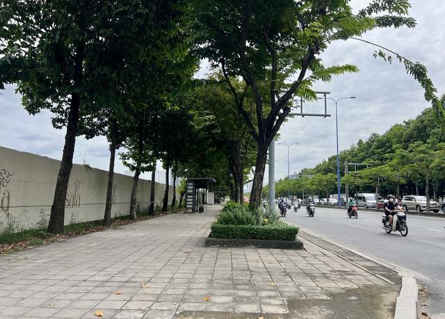 Dùng những vỉa hè 'đang rảnh' làm làn riêng cho xe đạp: Sở Xây dựng nói gì?  - Ảnh 2.