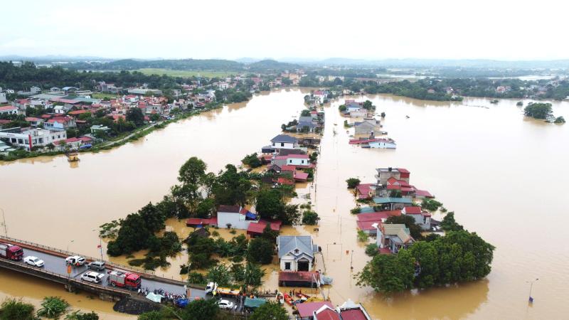 Hơn 15 . 000 Nhà dân ở thanh hóa chìm trong biển nước do mưa lũ - Ảnh 1.