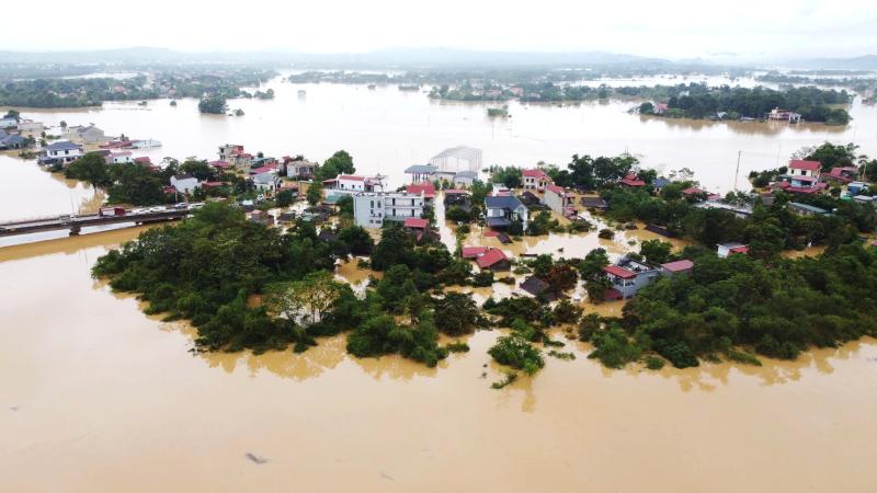 Hơn 15 . 000 Nhà dân ở thanh hóa chìm trong biển nước do mưa lũ - Ảnh 3.