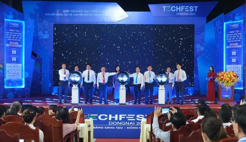 Đồng Nai khai mạc ngày hội khoa học, công nghệ và chuyển đổi số năm 2025 - Ảnh 1.