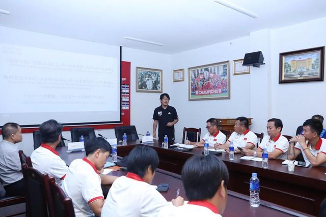 Chuyên gia Nhật Bản: 'Bóng đá Việt Nam rất có tiềm năng phát triển'- Ảnh 1.