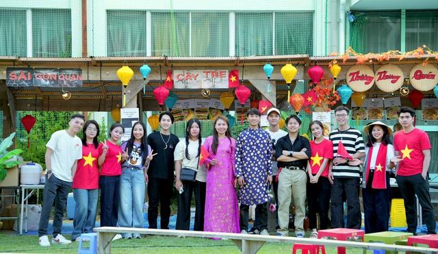 Lễ hội ẩm thực Việt Nam: Người Việt nấu phở đãi người Nhật tại Osaka - Ảnh 3. Lễ hội ẩm thực Việt Nam: Người Việt nấu phở đãi người Nhật tại Osaka - Ảnh 3.