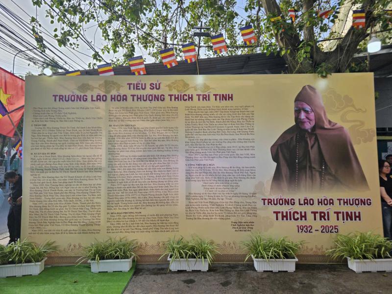 Kim quan trưởng lão hòa thượng Thích Trí Tịnh nhập tháp tại Vũng Tàu   - Ảnh 3.