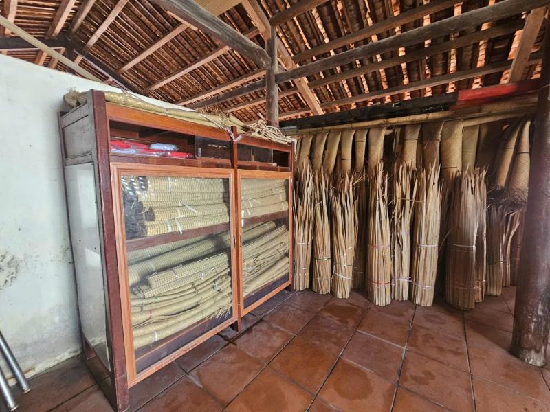 Nhà lớn Long Sơn có cây me trăm tuổi ở đâu, lồng liệt có gì lạ? - Ảnh 8.