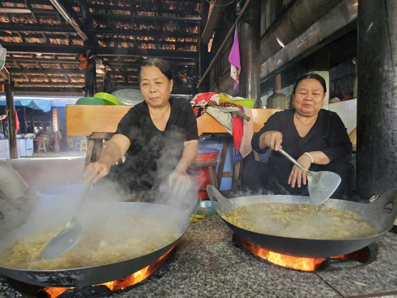 Nhà lớn Long Sơn có cây me trăm tuổi ở đâu, lồng liệt có gì lạ? - Ảnh 13.