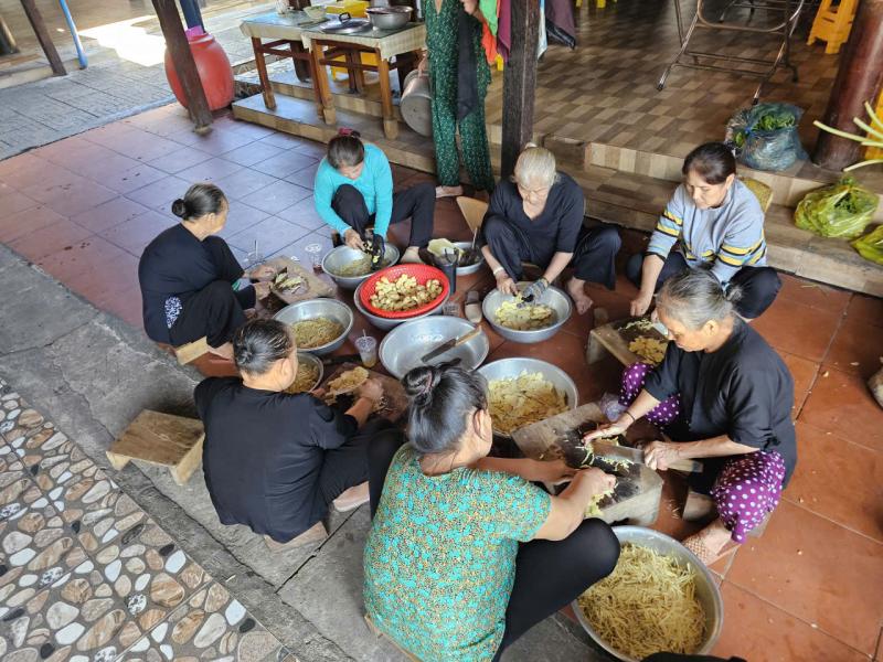 Nhà lớn Long Sơn có cây me trăm tuổi ở đâu, lồng liệt có gì lạ? - Ảnh 12.