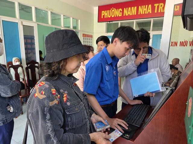 Khánh Hòa sẽ rút thời gian nộp dịch vụ công trực tuyến xuống còn 5 phút - Ảnh 1.