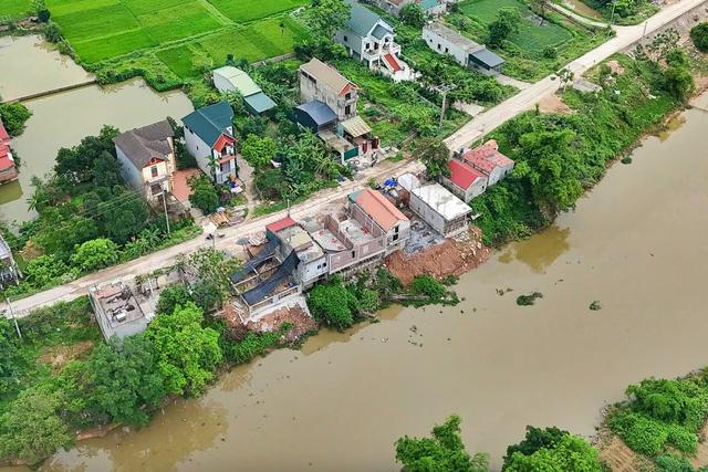 Hà Nội tổng kiểm tra, giải tỏa công trình lấn chiếm đê điều, bãi sông- Ảnh 1.