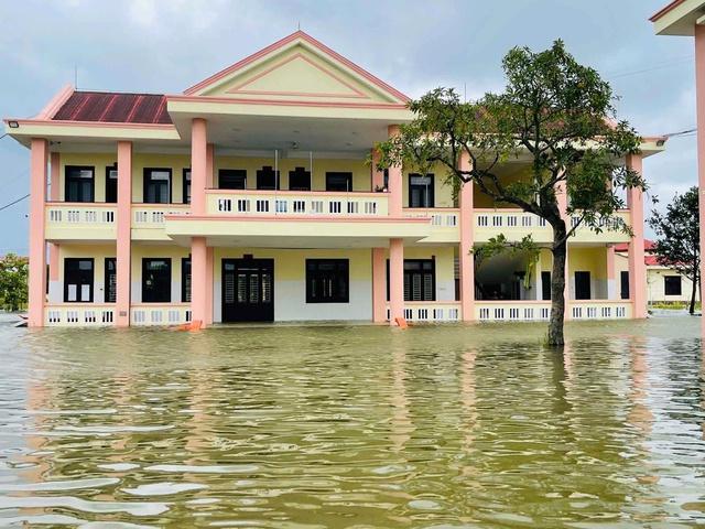 Vùng trũng Huế ngập trước khi bão Fengshen vào bờ, người dân lo lũ lớn- Ảnh 1.