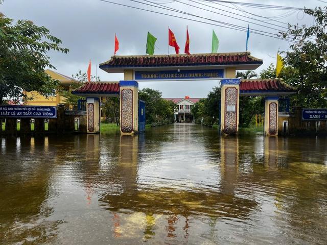 Huế thông báo khẩn cho học sinh nghỉ học tránh bão lụt từ chiều 22 . 10 - Ảnh 7.