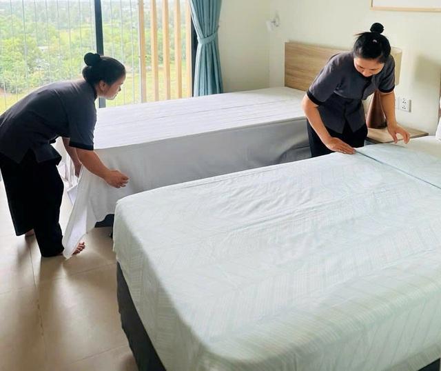 Khách sạn 5 sao mở cửa đón dân vào trú bão số 12 miễn phí - Ảnh 1.